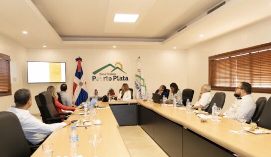 Consejo Zona Franca Puerto Plata presenta memoria de gestión 2022 durante su última reunión del año