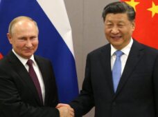 Rusia y China se comprometen a fortalecer lazos
