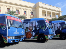 Presidente Abinader encabeza entrega 50 modernos autobuses para asociaciones de estudiantes universitarios de todo el país