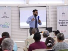 Supérate realiza charla «Crianza positiva y valores»