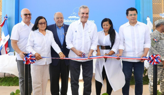 Presidente Abinader inaugura obras en Barahona