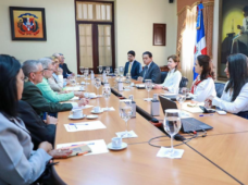 Gobierno y Colegio Médico Dominicano acuerdan extender la tregua y continuar el diálogo