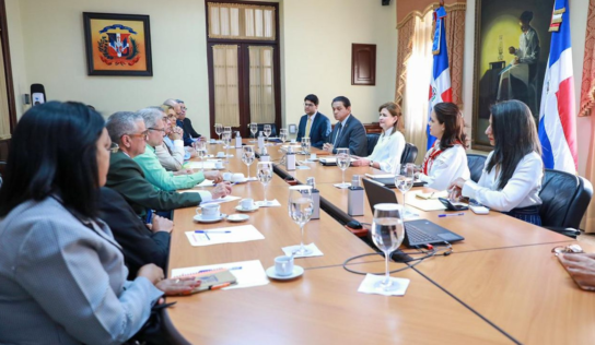 Gobierno y Colegio Médico Dominicano acuerdan extender la tregua y continuar el diálogo