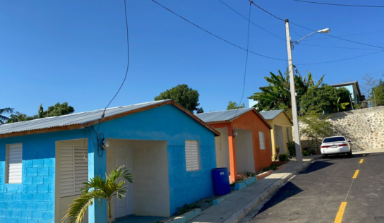 Vicepresidenta Raquel Peña encabeza entrega de 44 viviendas