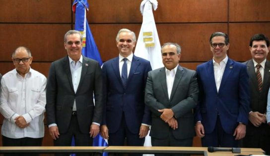 Gobierno anuncia aumento salarial de 19 % al sector privado no sectorizado